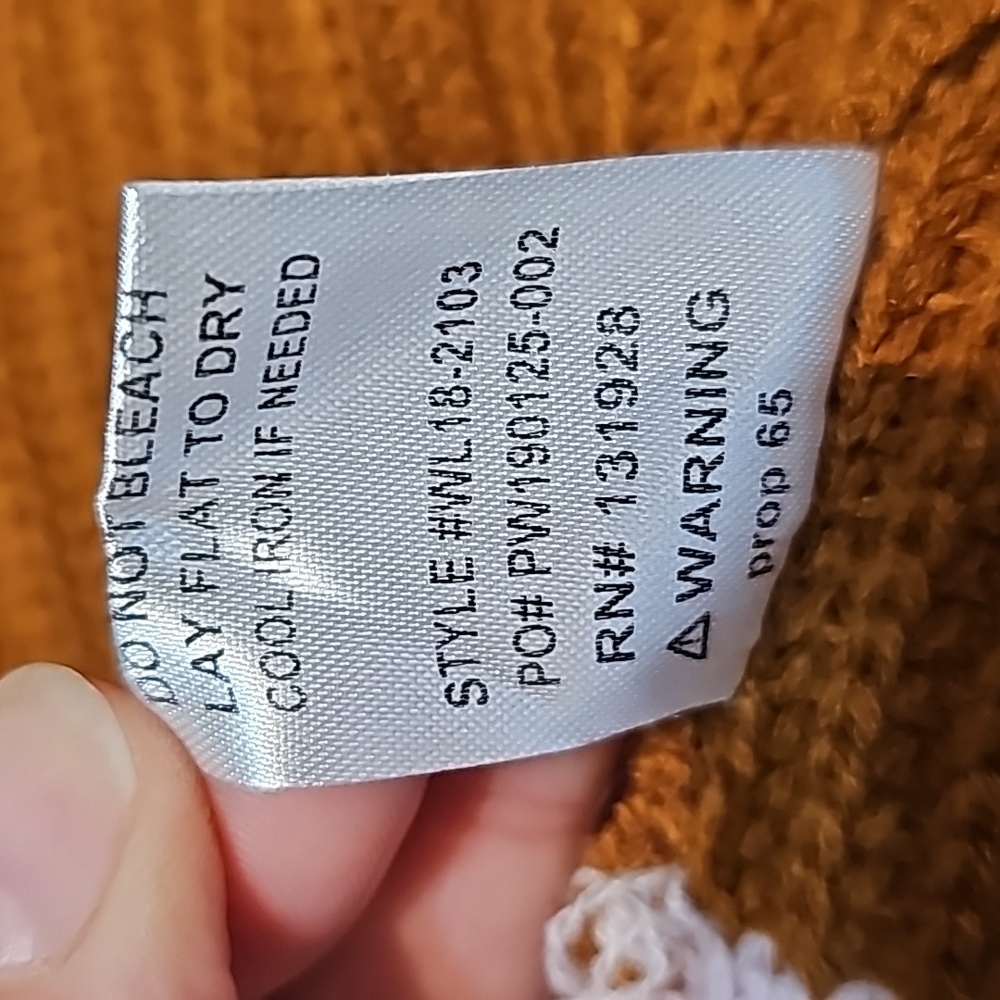 2/$20 Wishlist M/L Multi Ribbed Sweater - Picture 9 of 9